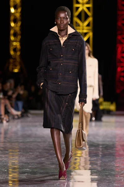 Look 3